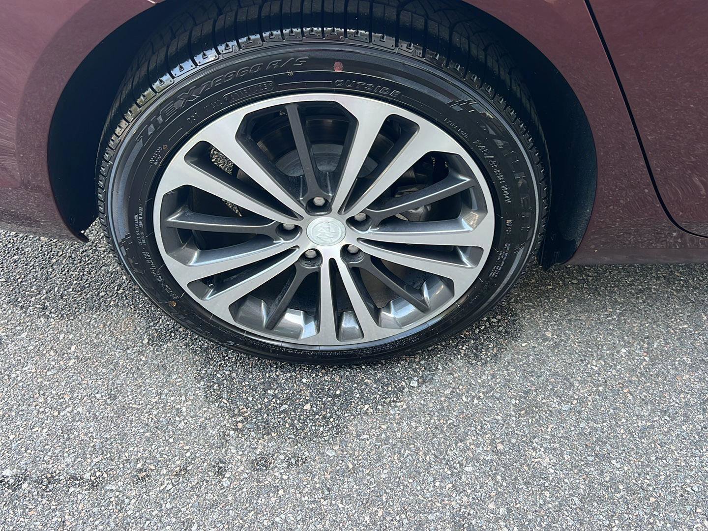 Used 2018 Buick Regal Essence w/ Driver Confidence Package #1 image 39