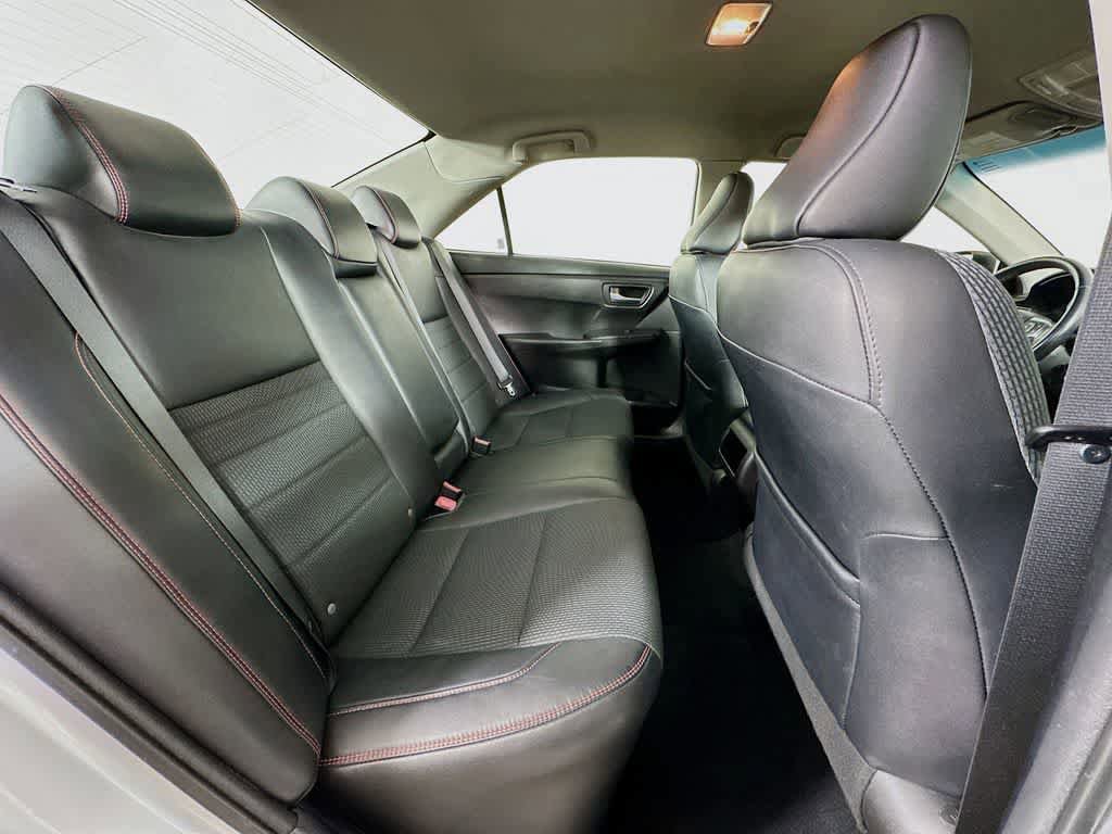 Used 2017 Toyota Camry SE image 29