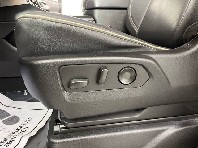 Used 2023 Chevrolet Suburban Premier image 36