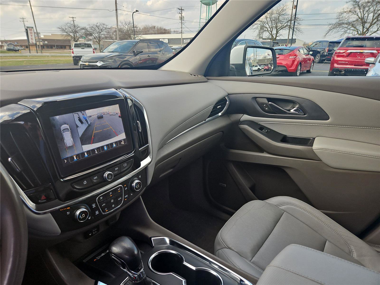 Used 2021 Chevrolet Traverse Premier image 16