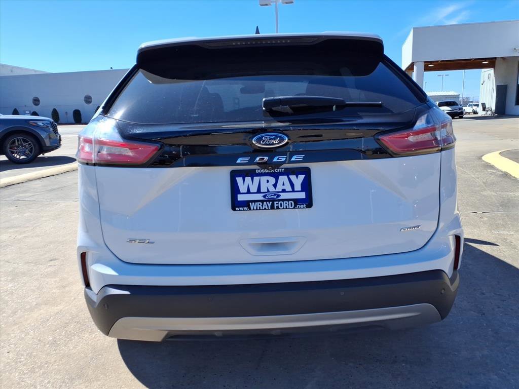 Used 2024 Ford Edge SEL image 3
