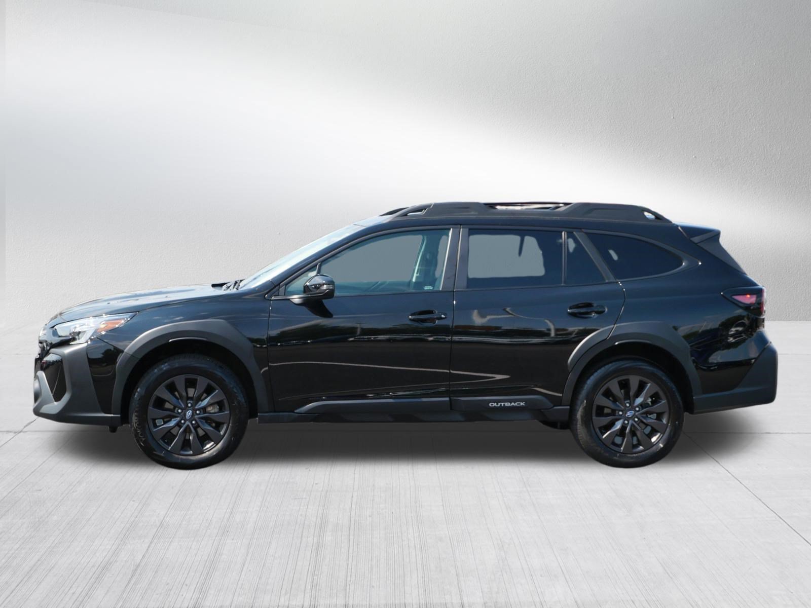 Certified 2025 Subaru Outback Onyx Edition w/ Tech Package 3 AWD/4WD image 4
