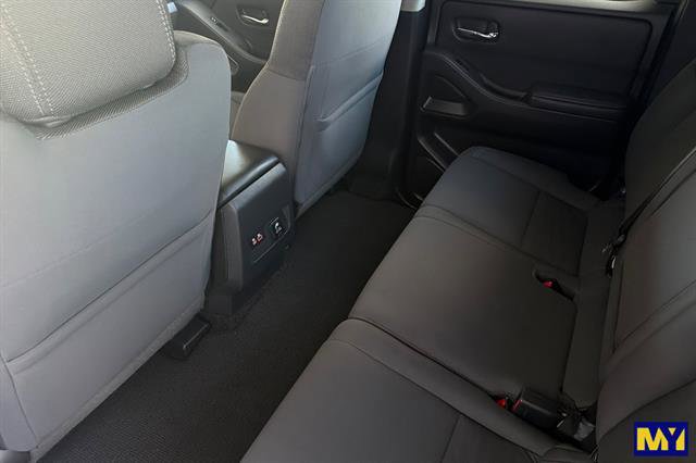 Used 2022 Nissan Frontier SV RWD image 14