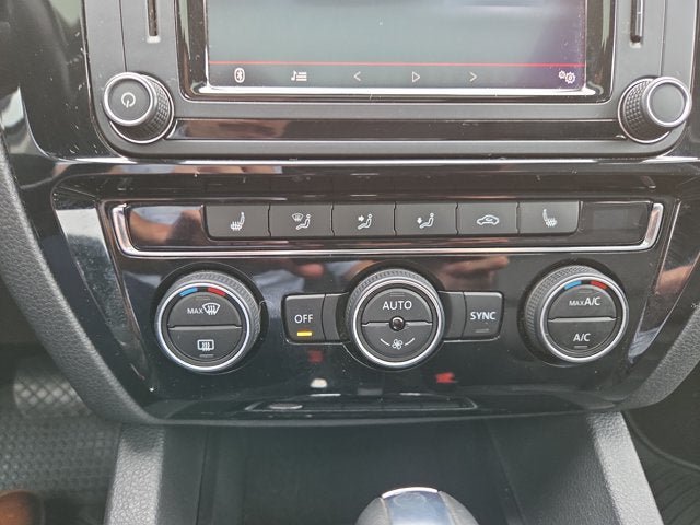 Used 2017 Volkswagen Jetta SEL FWD image 18