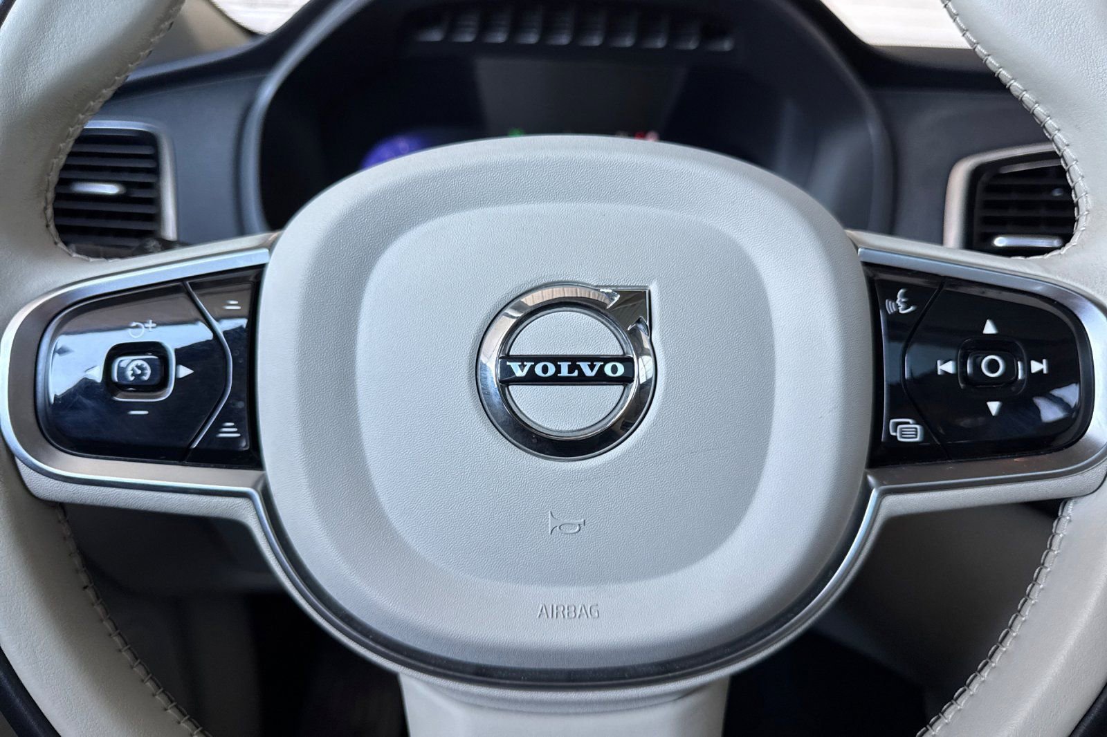 Certified 2024 Volvo XC90 T8 Plus w/ Protection Package Premier image 28