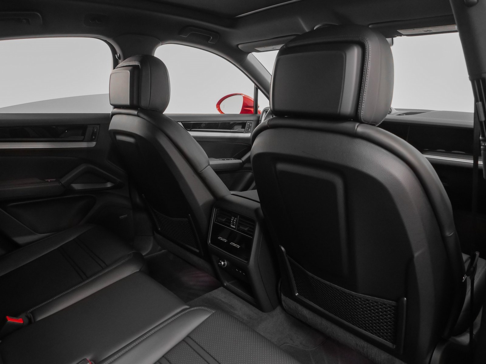 Used 2024 Porsche Cayenne Coupe image 26