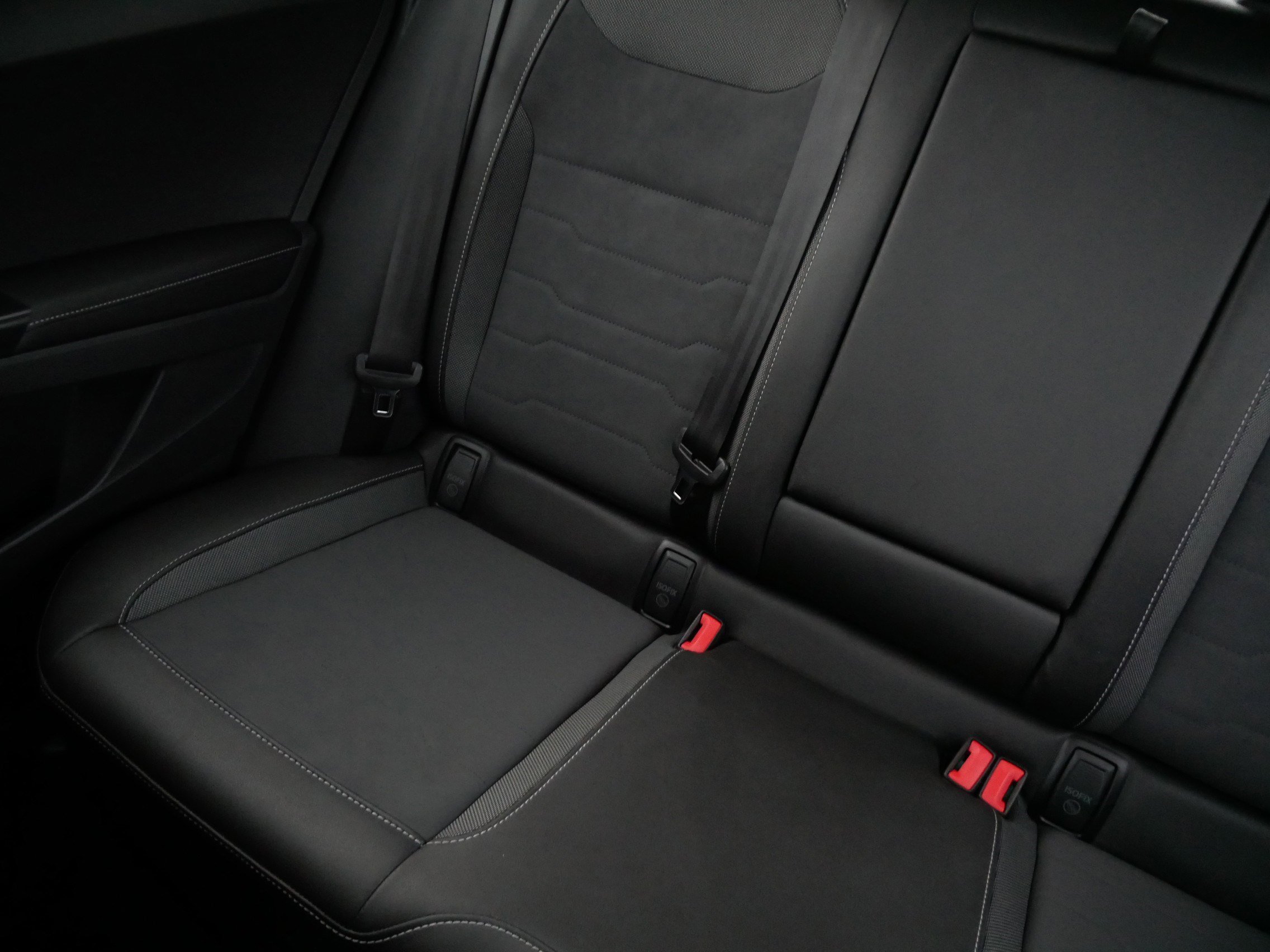 Certified 2025 Volkswagen Taos SE image 12