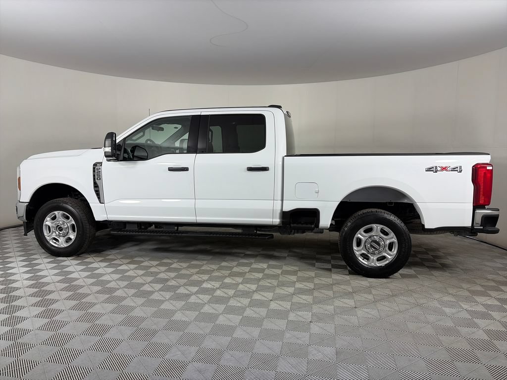 Certified 2025 Ford F250 XLT AWD/4WD image 4