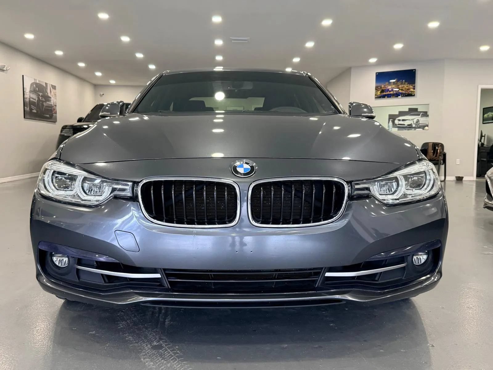 Used 2018 BMW 330i Sedan RWD image 2