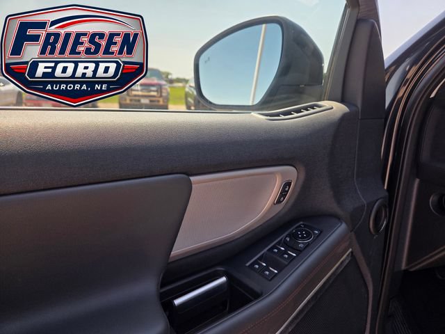 Used 2025 Ford Expedition Active AWD/4WD image 10