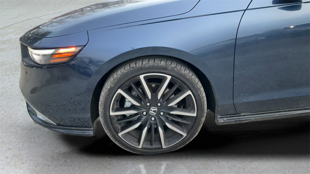 Used 2023 Honda Accord Touring image 9