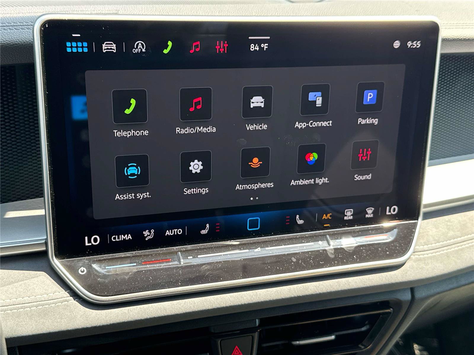 New 2026 Volkswagen Tiguan SE FWD image 20