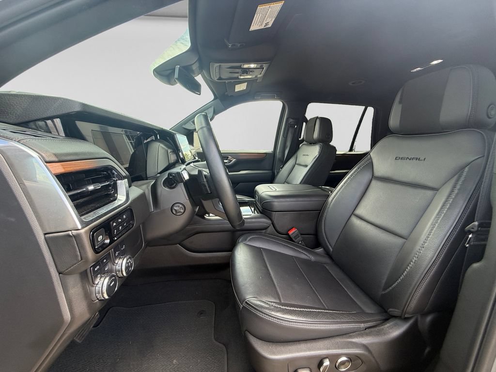 Used 2025 GMC Yukon Denali AWD/4WD image 21