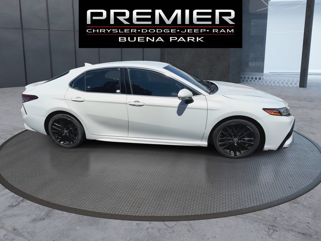 Used 2024 Toyota Camry XSE FWD image 9