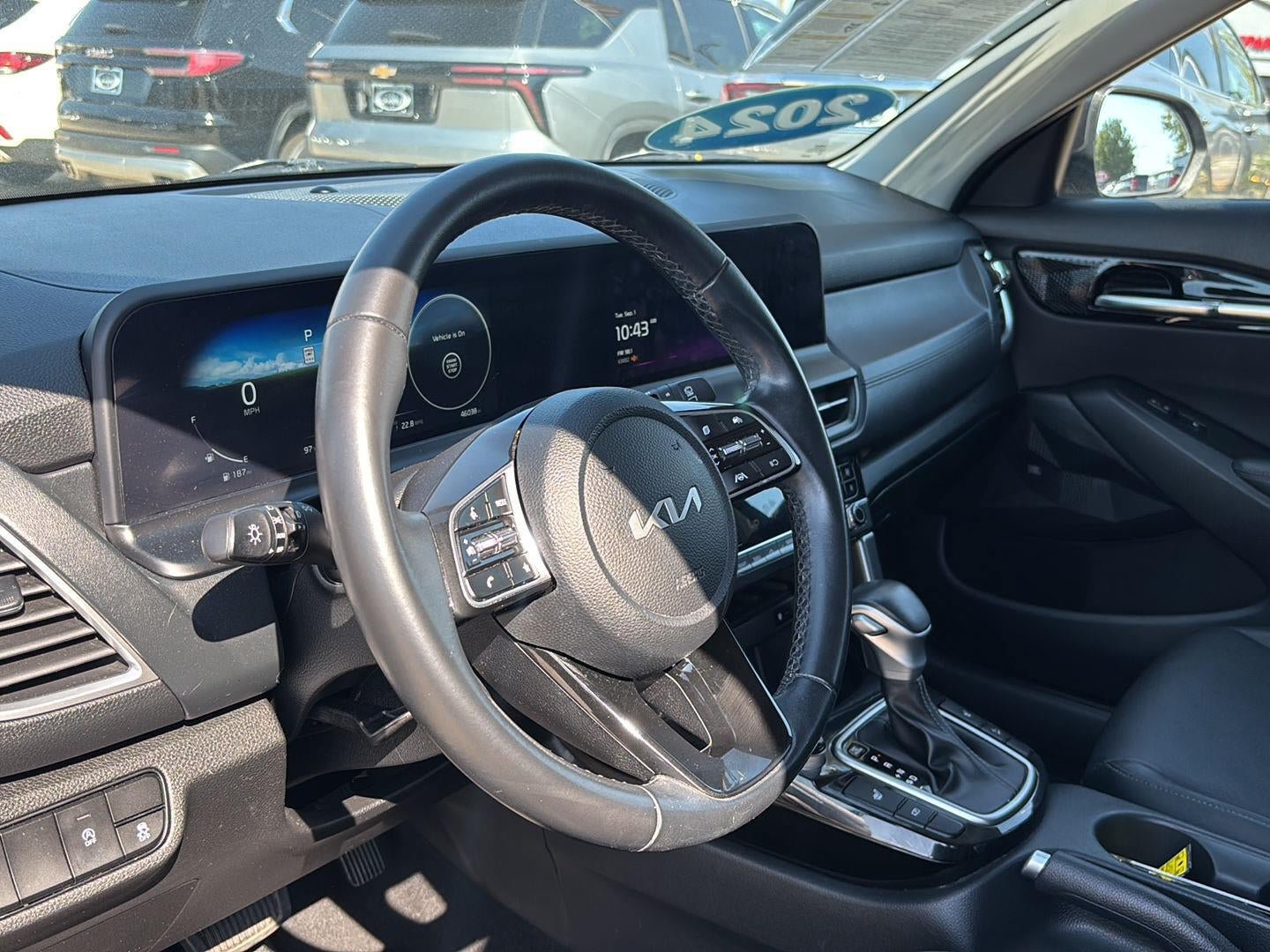 Used 2024 Kia Seltos EX FWD image 11