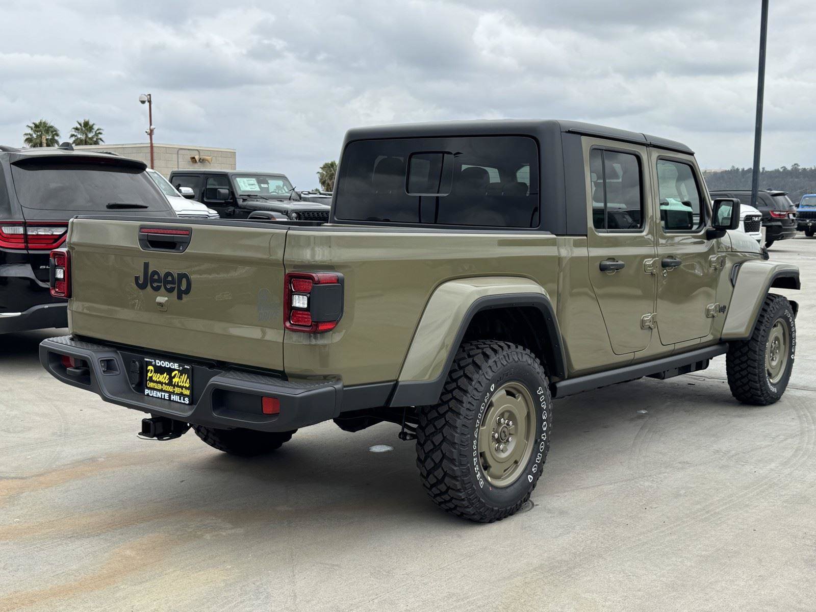 New 2026 Jeep Gladiator Willys AWD/4WD image 6