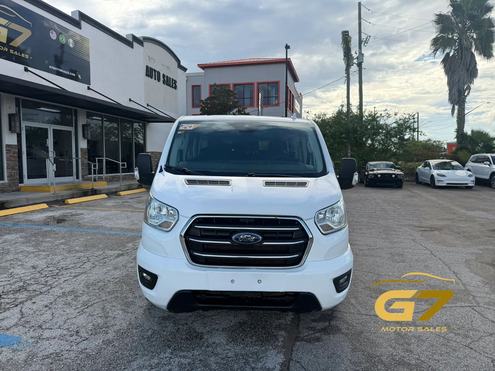 Used 2020 Ford Transit 350 XLT RWD image 2