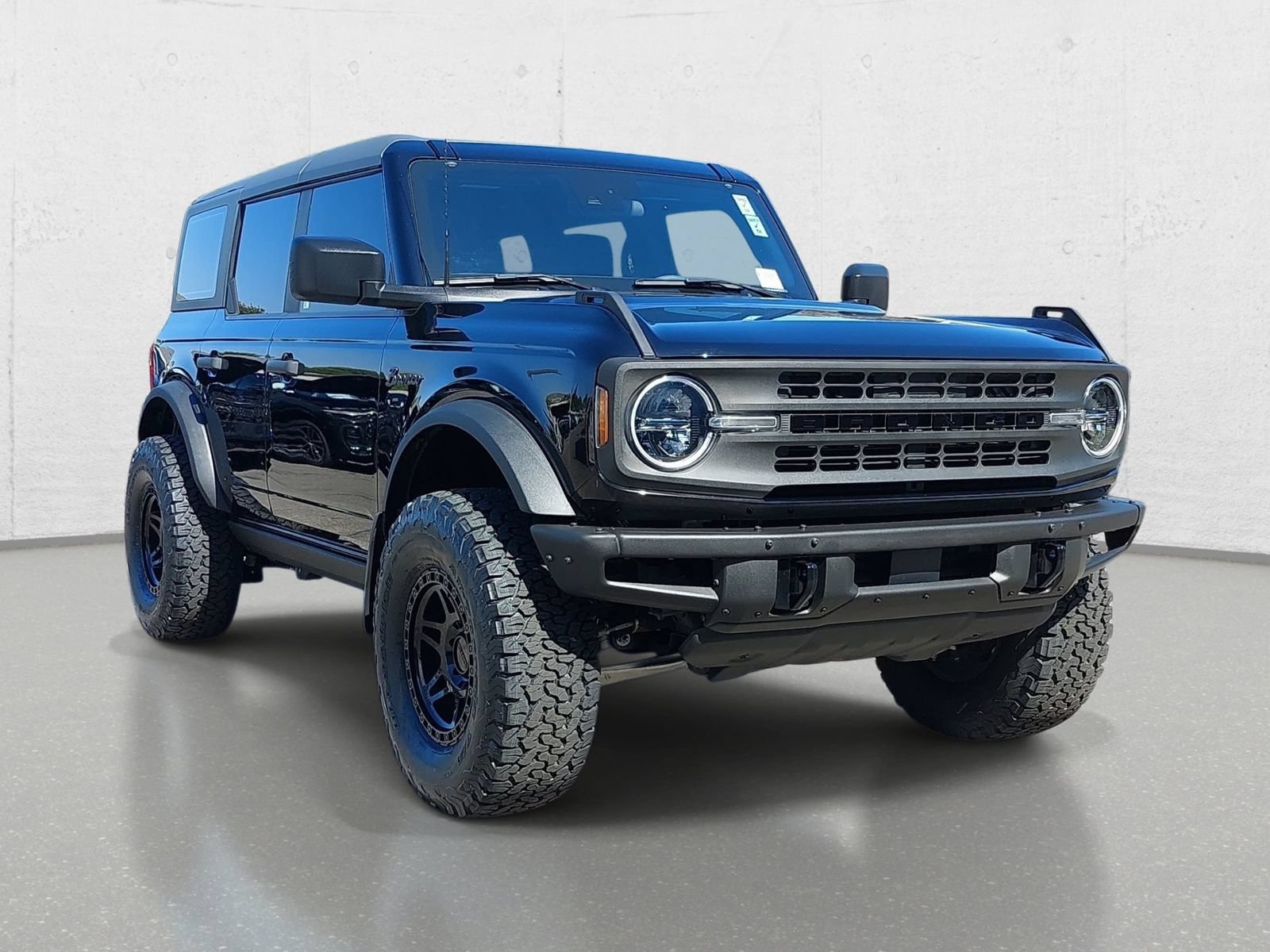 Used 2023 Ford Bronco 4-Door AWD/4WD image 3