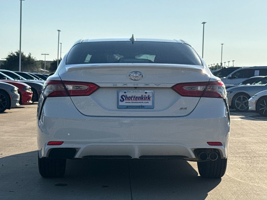 Used 2019 Toyota Camry SE FWD image 7