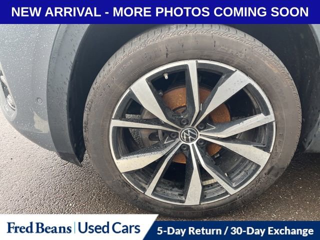 Used 2024 Volkswagen Atlas Cross Sport SEL Premium R-Line image 13