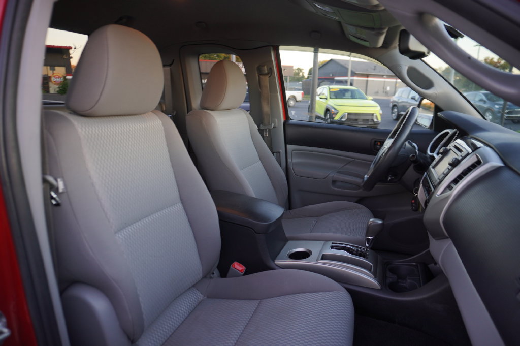 Used 2013 Toyota Tacoma 4x4 Access Cab V6 w/ SR5 Pkg image 30