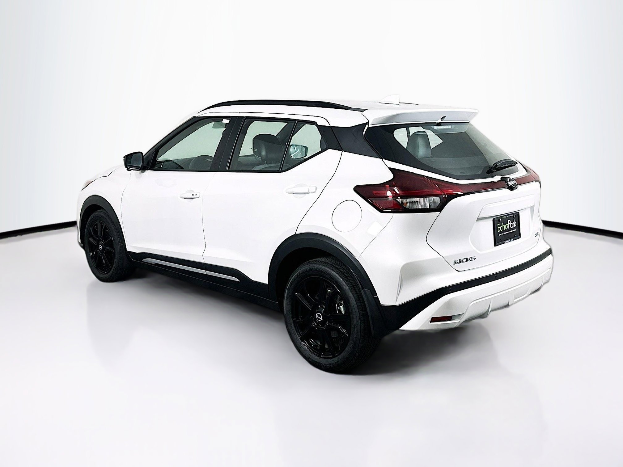 Used 2024 Nissan Kicks SR w/ SR Premium Package image 5
