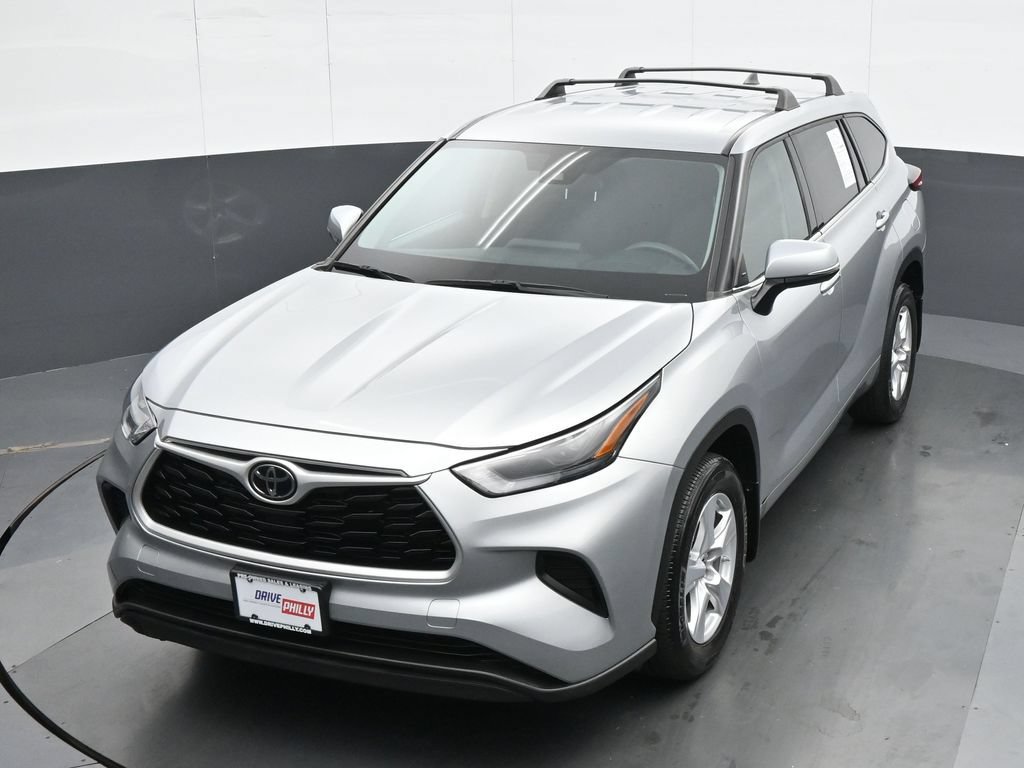 Used 2022 Toyota Highlander L AWD/4WD image 18