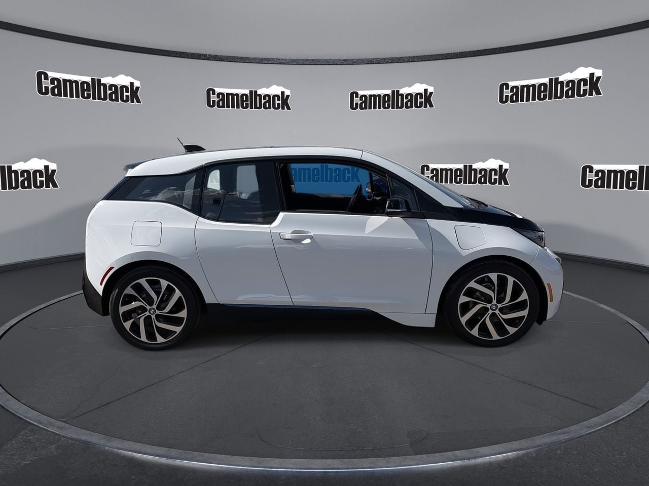 Used 2017 BMW i3 w/ Range Extender RWD image 8