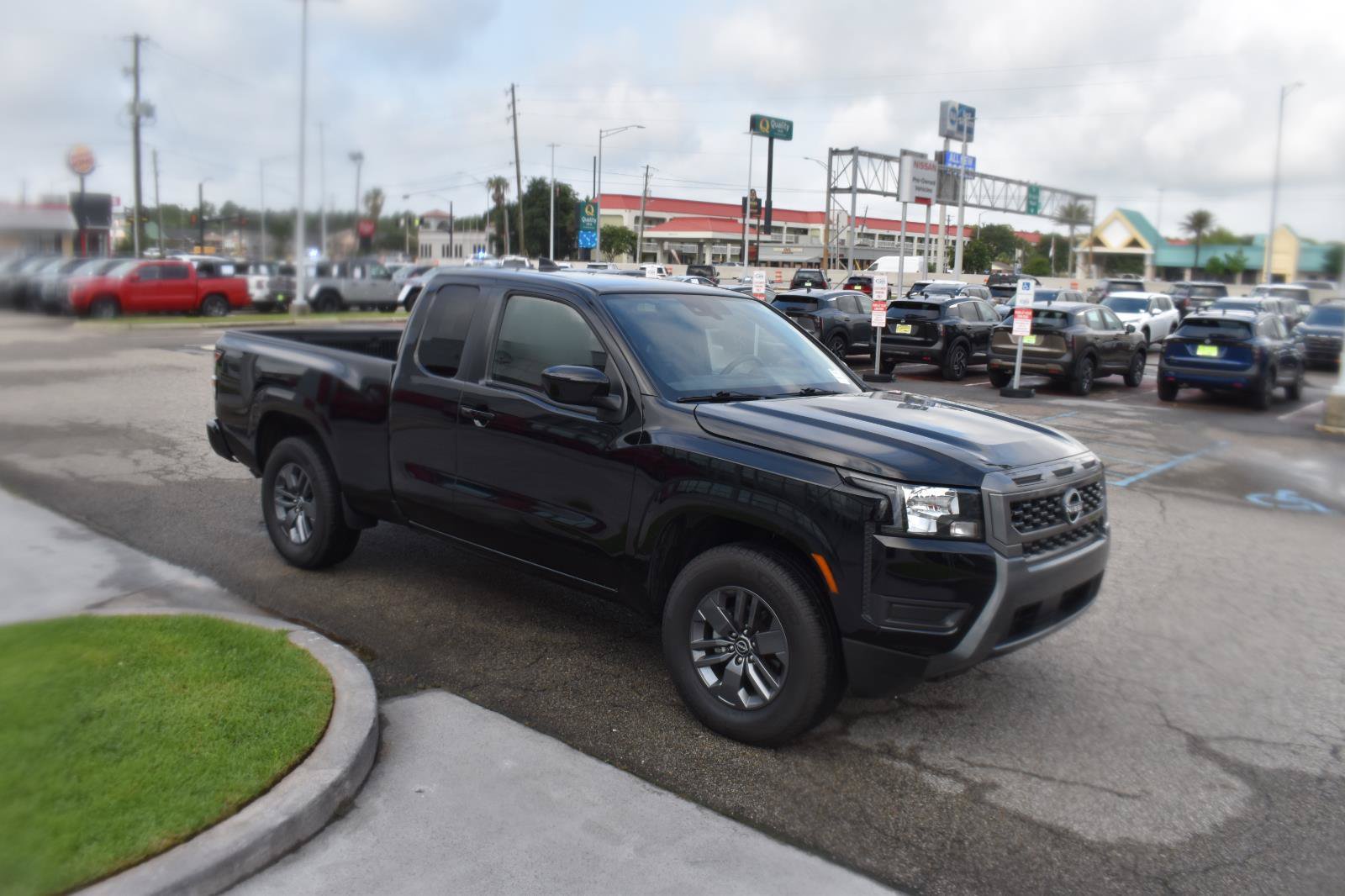 Certified 2025 Nissan Frontier SV RWD image 17