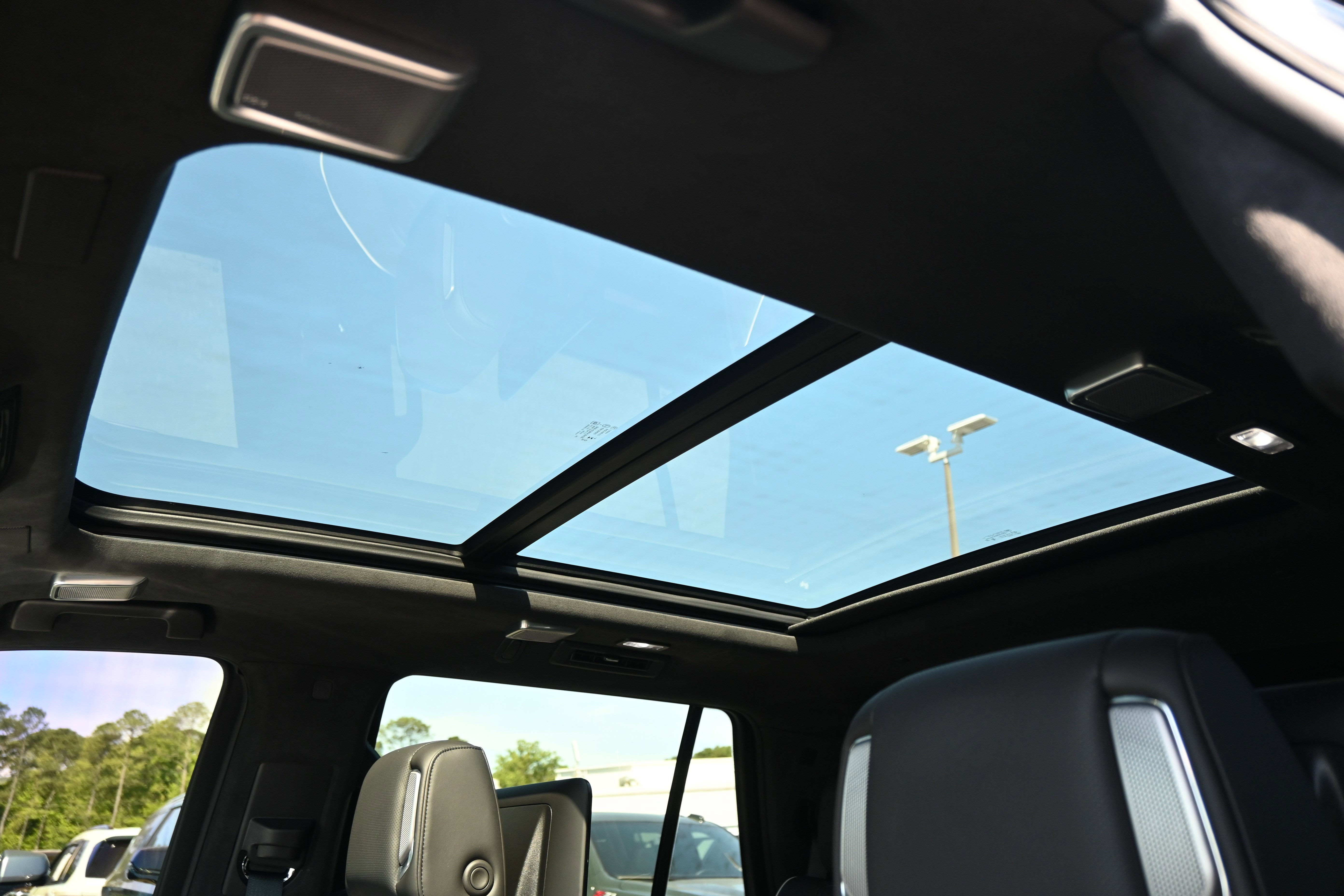 Used 2025 Cadillac Escalade V image 10