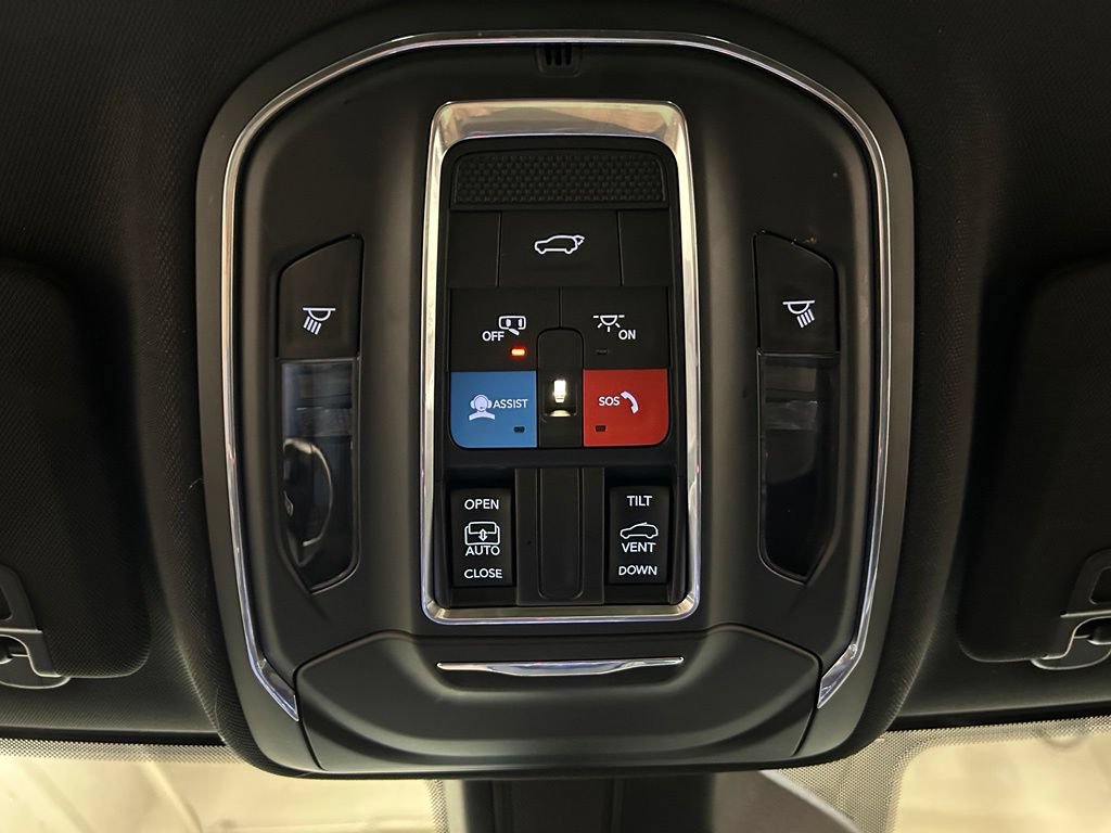 Used 2023 Jeep Grand Cherokee L Laredo AWD/4WD image 27