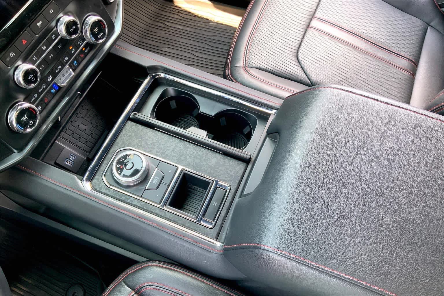 Used 2022 Ford Expedition Limited RWD image 15