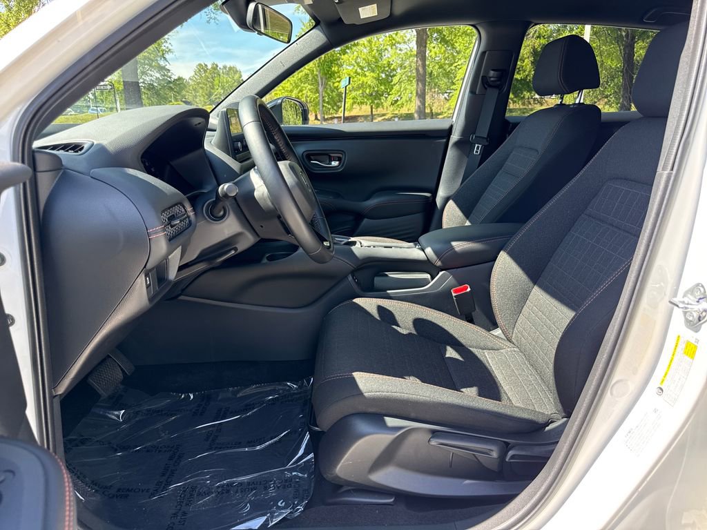Used 2025 Honda HR-V Sport image 13