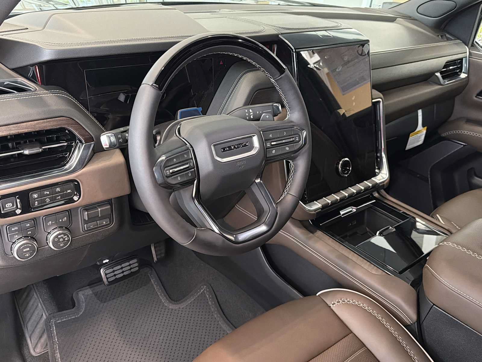 New 2026 GMC Yukon Denali Ultimate AWD/4WD image 2