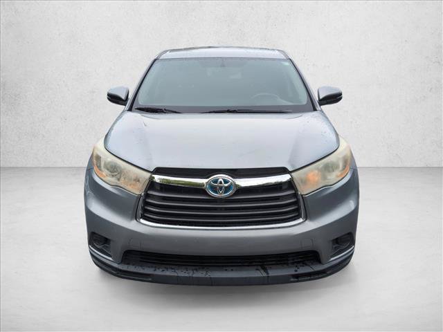 Used 2014 Toyota Highlander LE FWD image 2