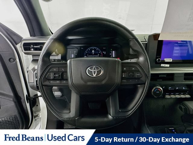 Used 2025 Toyota Tacoma SR5 AWD/4WD image 16