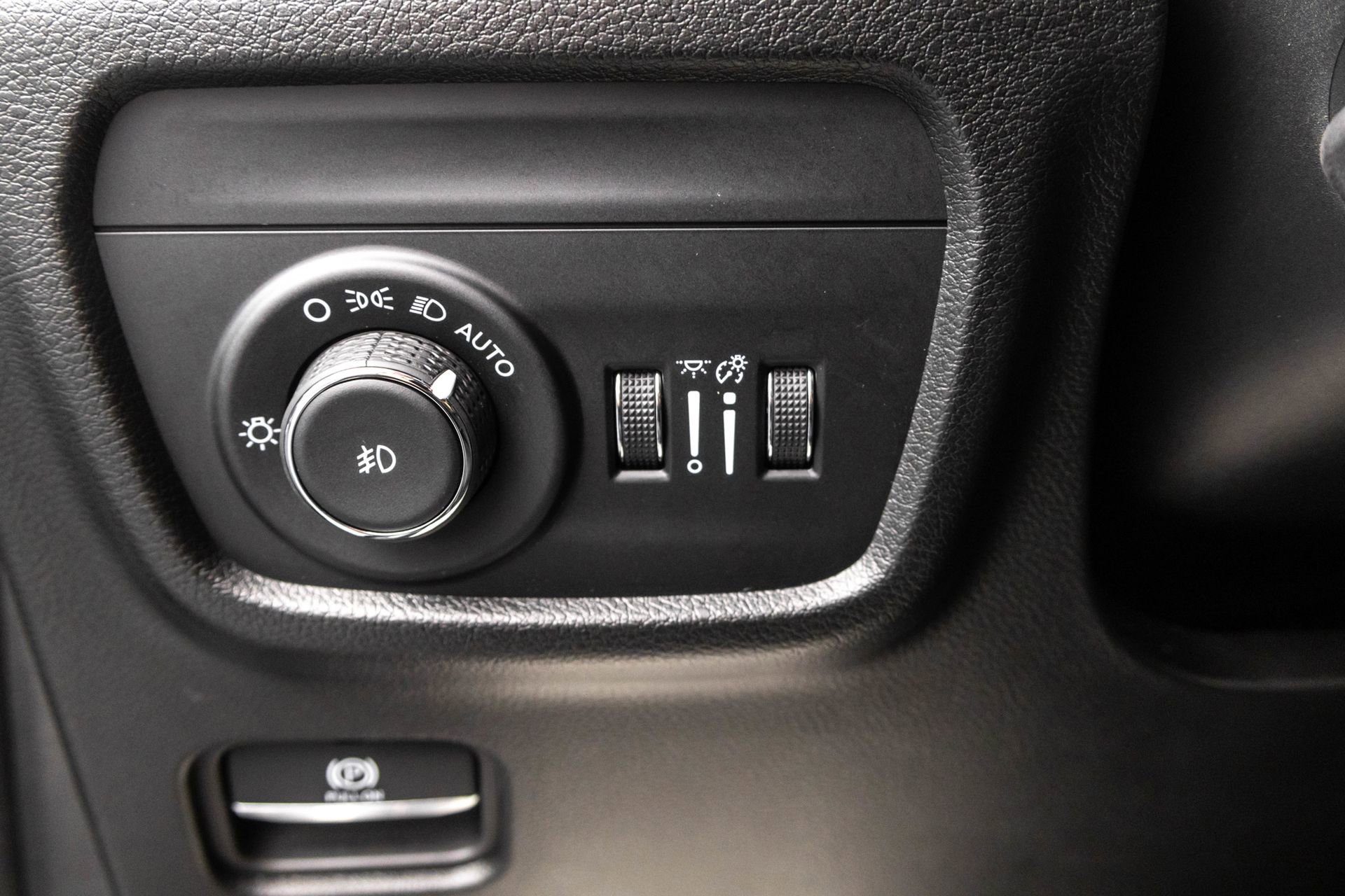 Used 2025 Jeep Grand Cherokee L Summit image 17