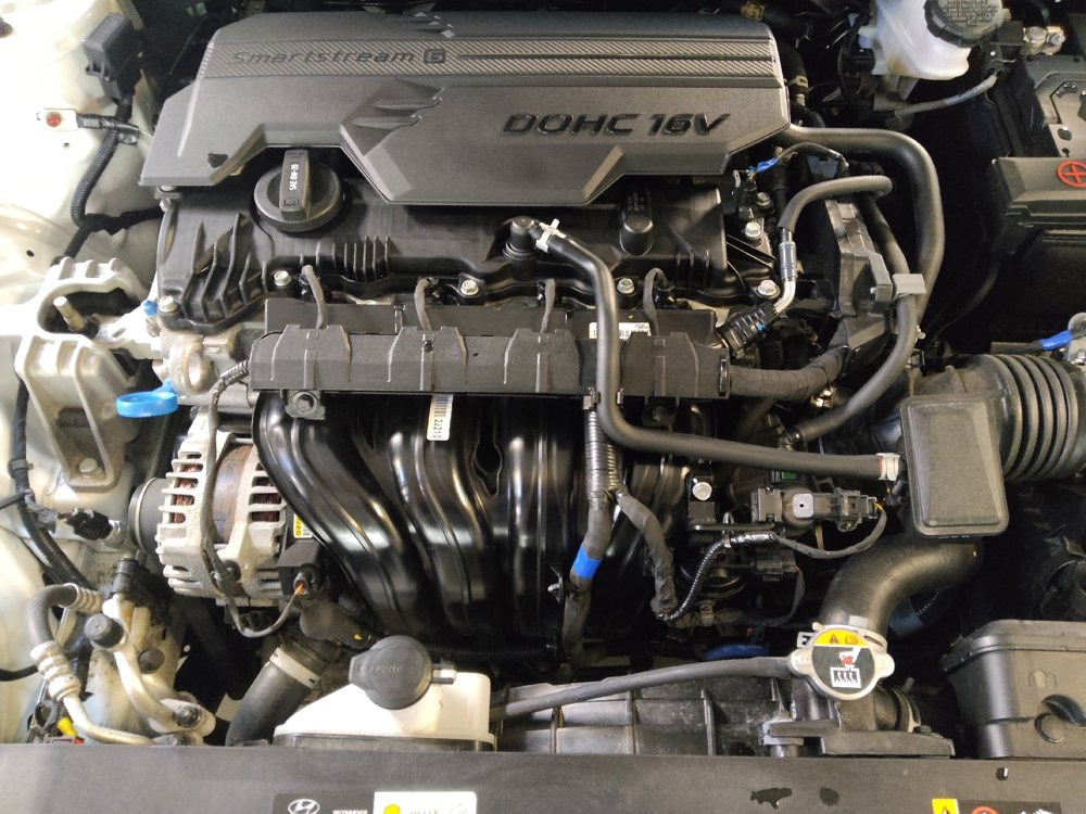 Used 2025 Hyundai Elantra SEL image 30