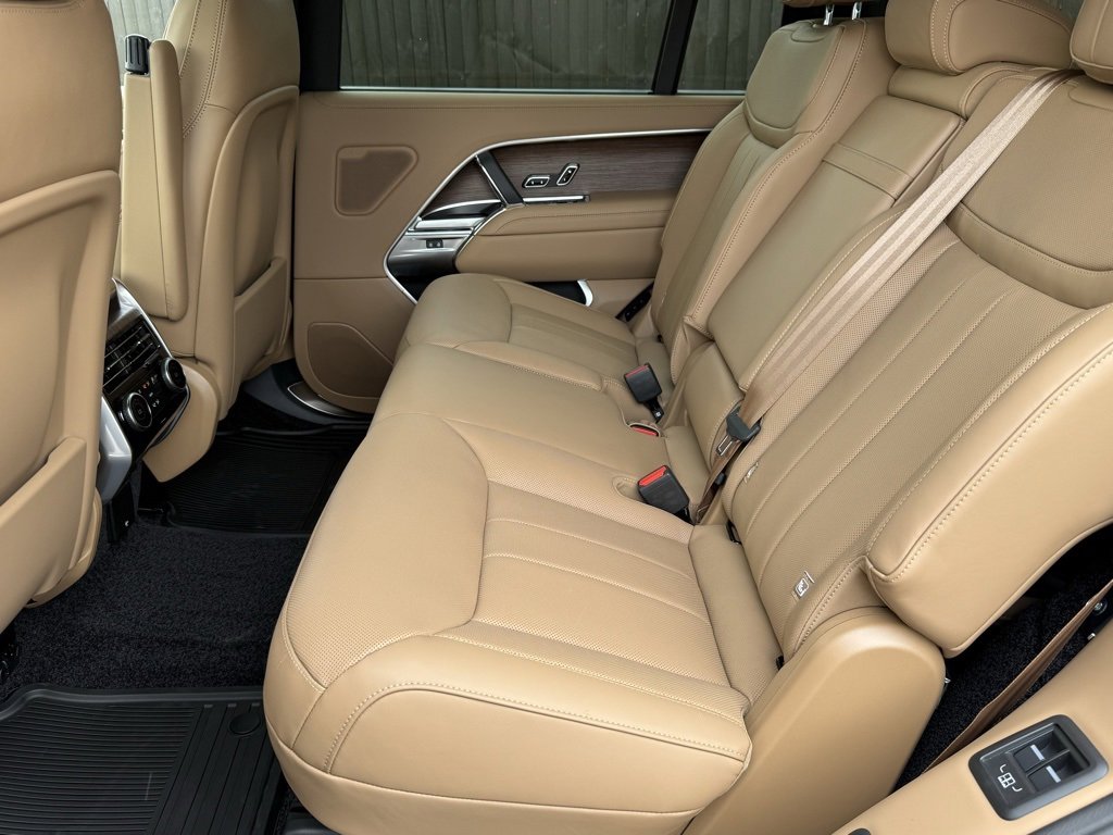 New 2025 Land Rover Range Rover Long Wheelbase SE image 29