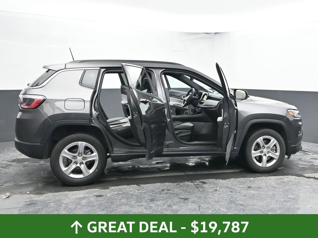 Used 2024 Jeep Compass Latitude image 60