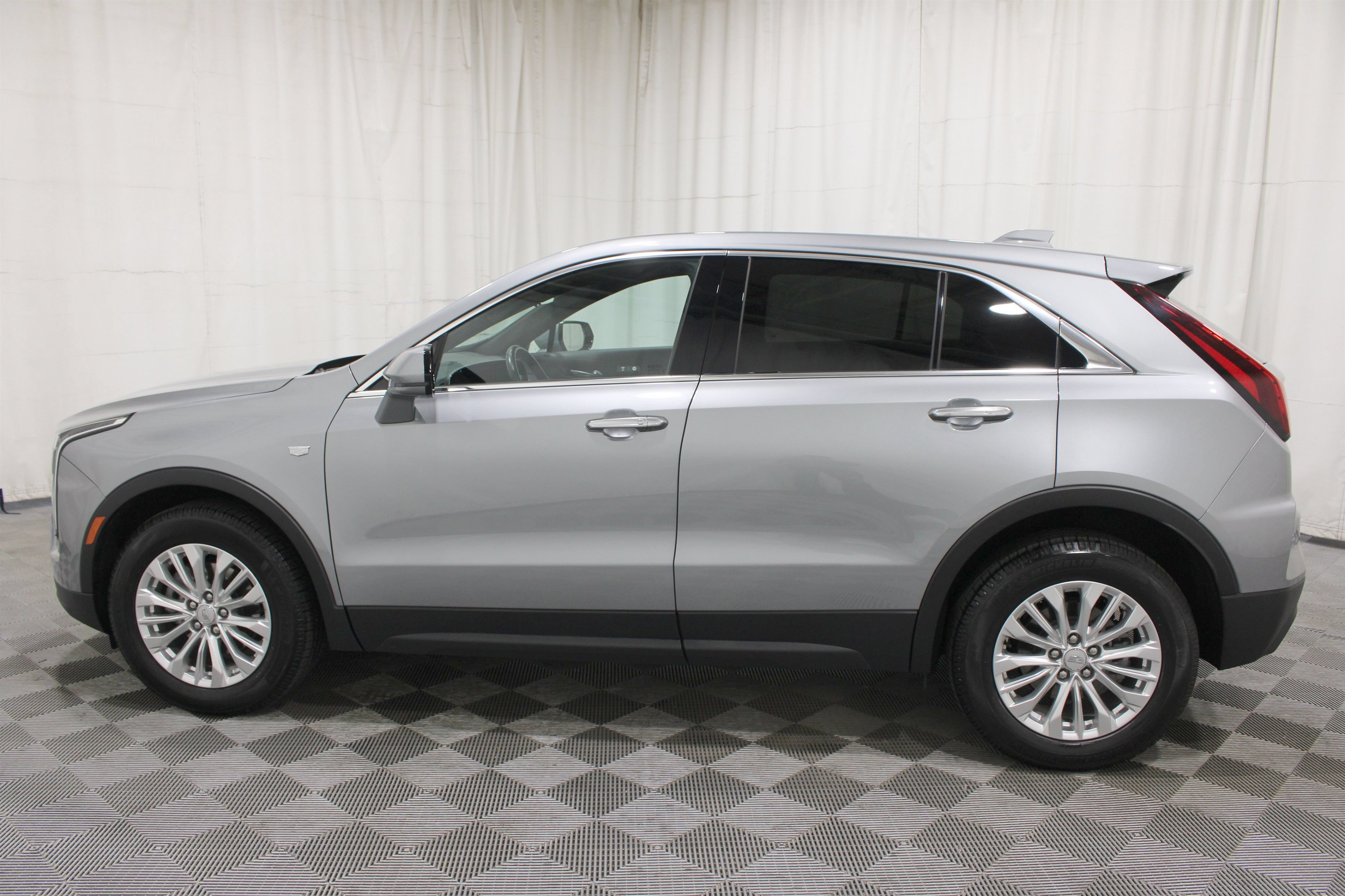 Certified 2024 Cadillac XT4 Luxury w/ Cold Weather Package FWD image 37
