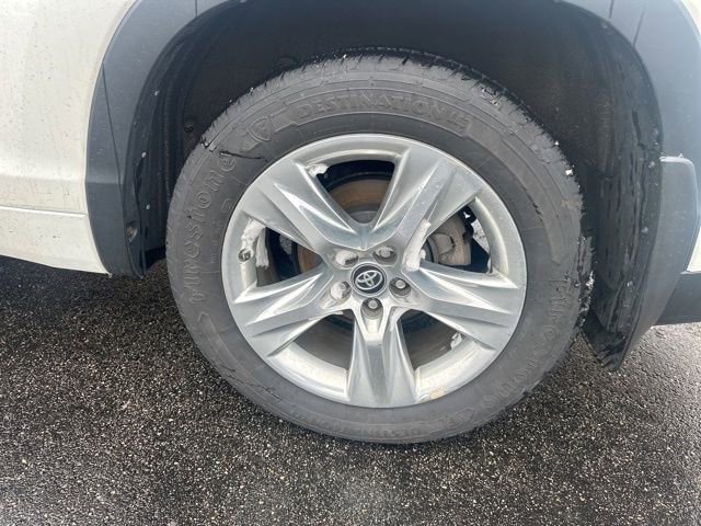Used 2017 Toyota Highlander Limited AWD/4WD image 15