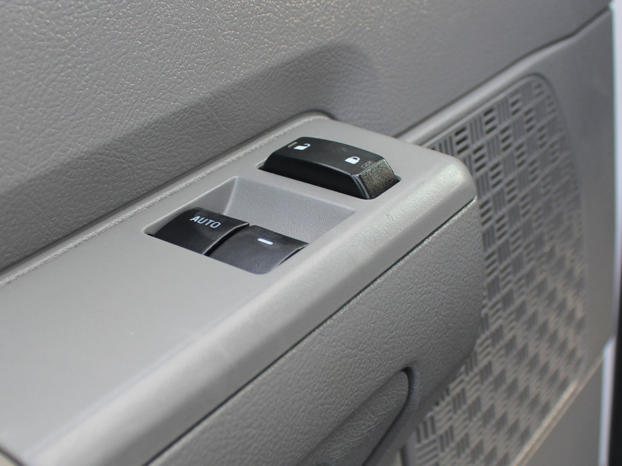 Used 2019 Ford E-450 and Econoline 450 Super Duty w/ Power Windows & Locks Group image 22