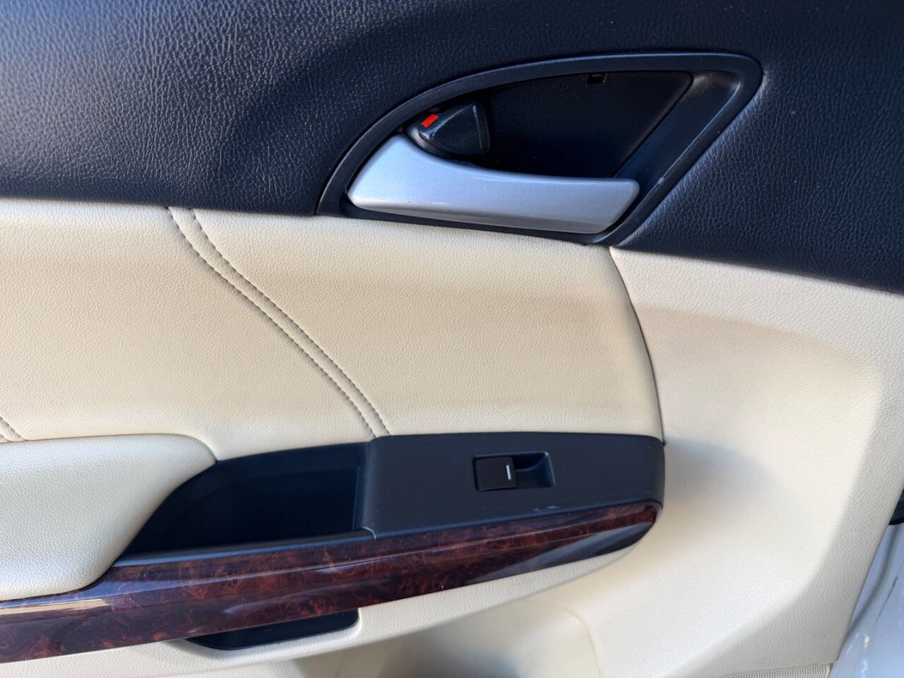 Used 2010 Honda Crosstour EX-L image 26