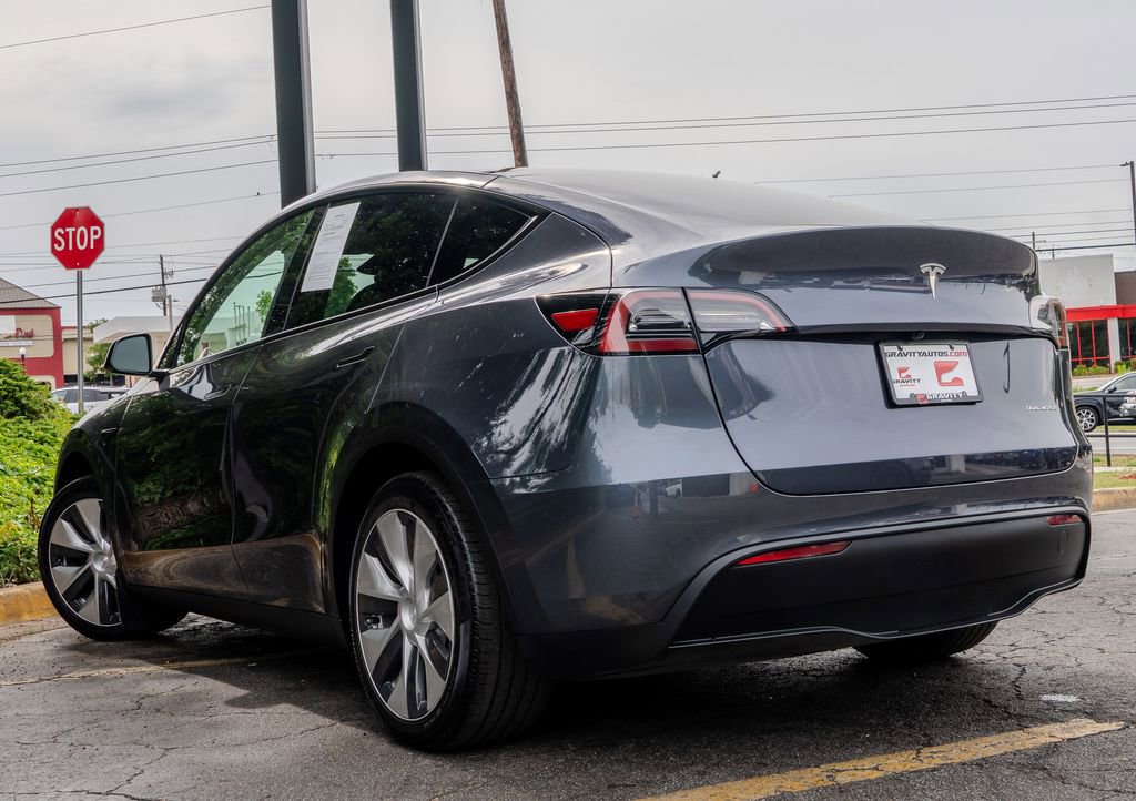 Used 2023 Tesla Model Y Long Range AWD/4WD image 23