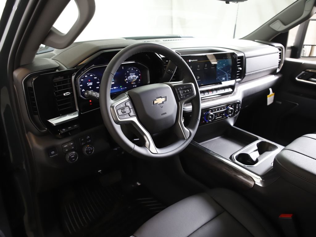 New 2026 Chevrolet Silverado 3500 LTZ w/ LTZ Premium Package image 13