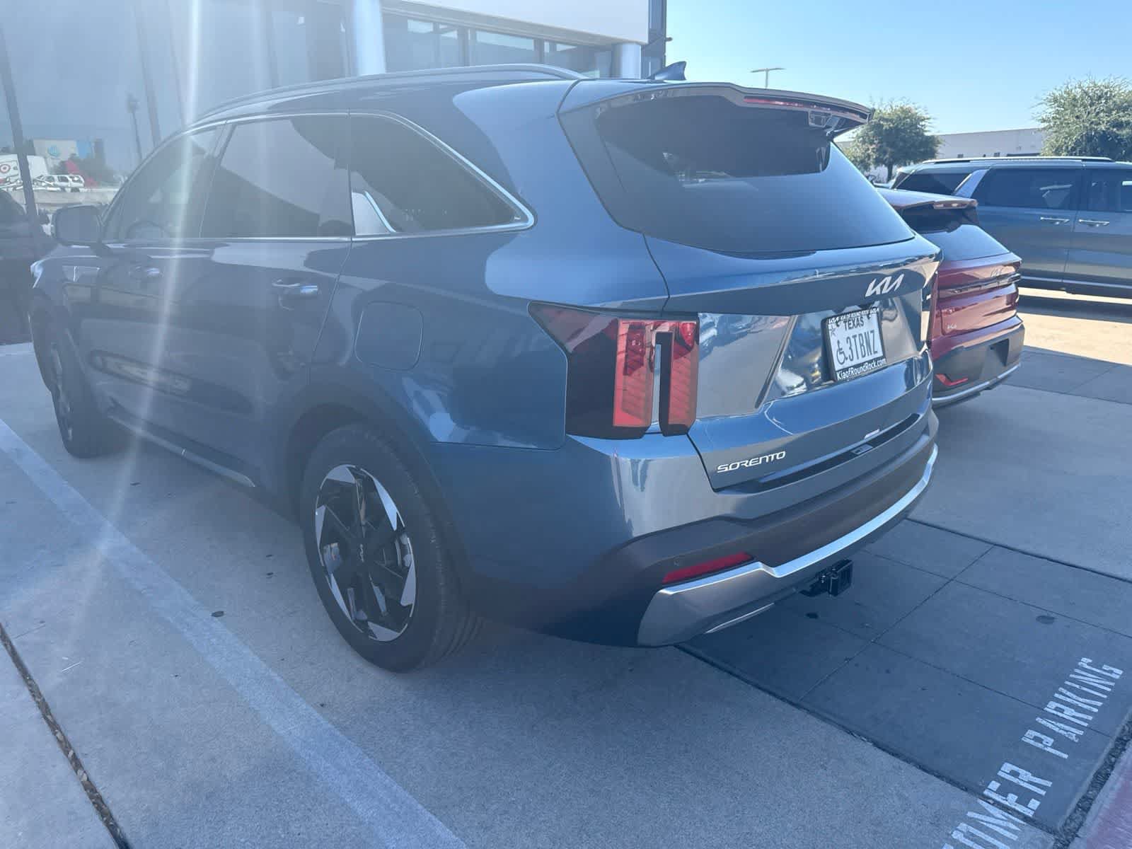 Certified 2025 Kia Sorento SX Prestige AWD/4WD image 4