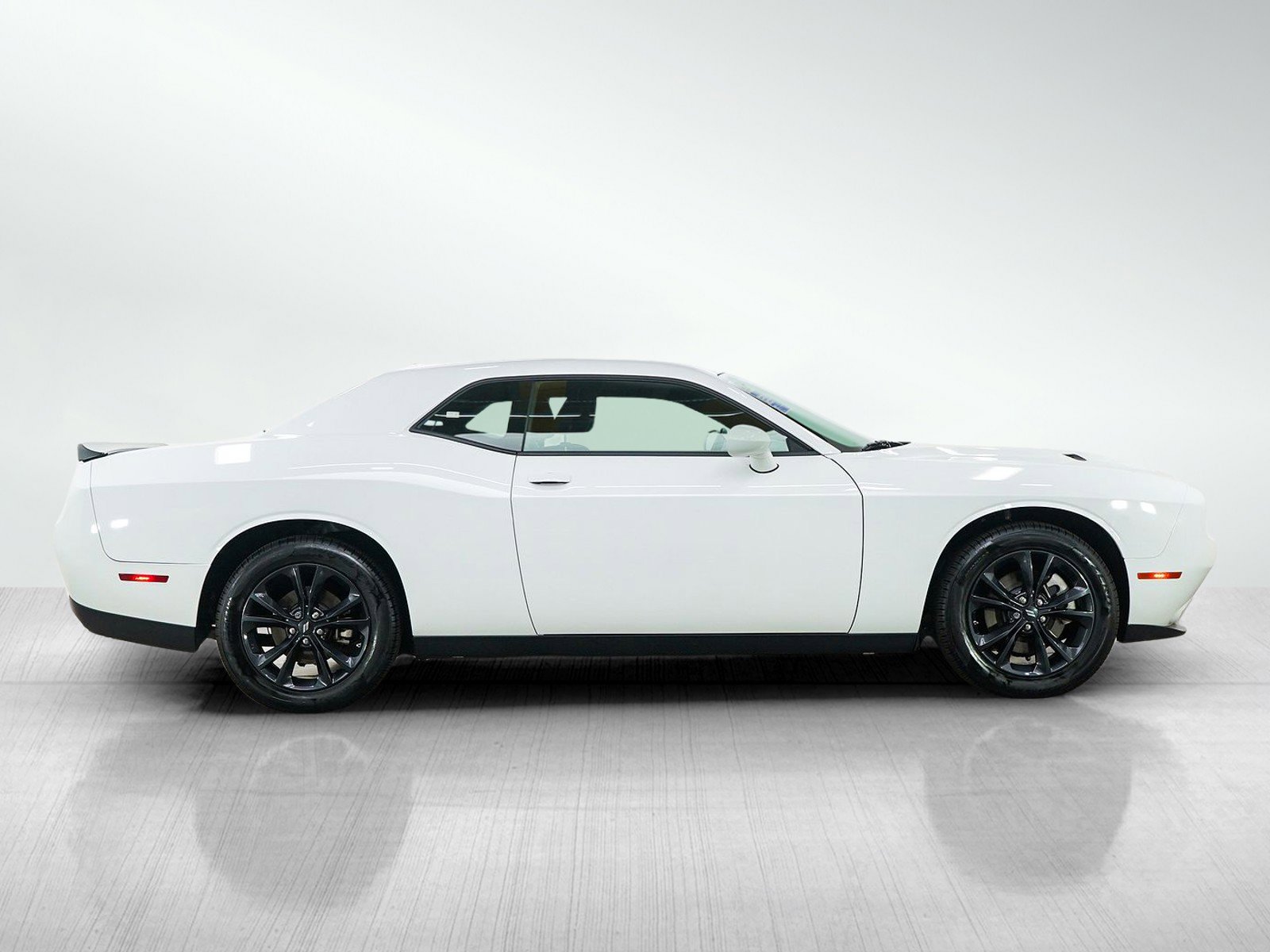 Used 2023 Dodge Challenger SXT w/ Blacktop Package image 6