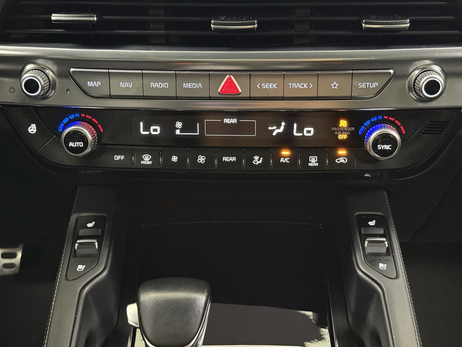 Used 2022 Kia Telluride SX w/ SX Prestige Package image 28