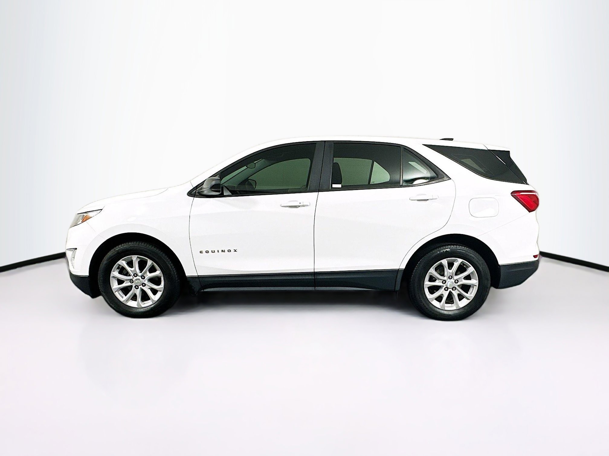 Used 2020 Chevrolet Equinox LS FWD image 4